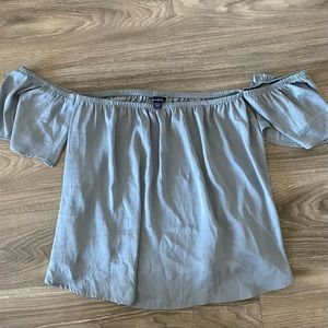 American Eagle Off Shoulder Ruffle Top (M)